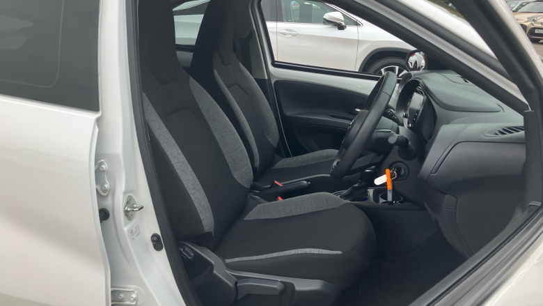 Toyota Aygo X 1.0 VVT-i Pure 5dr Auto Petrol Hatchback